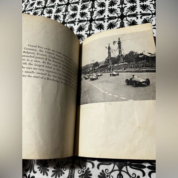 Look At Cars by Beman Lord - vintage 1962 hardback book - Picture 6 of 10